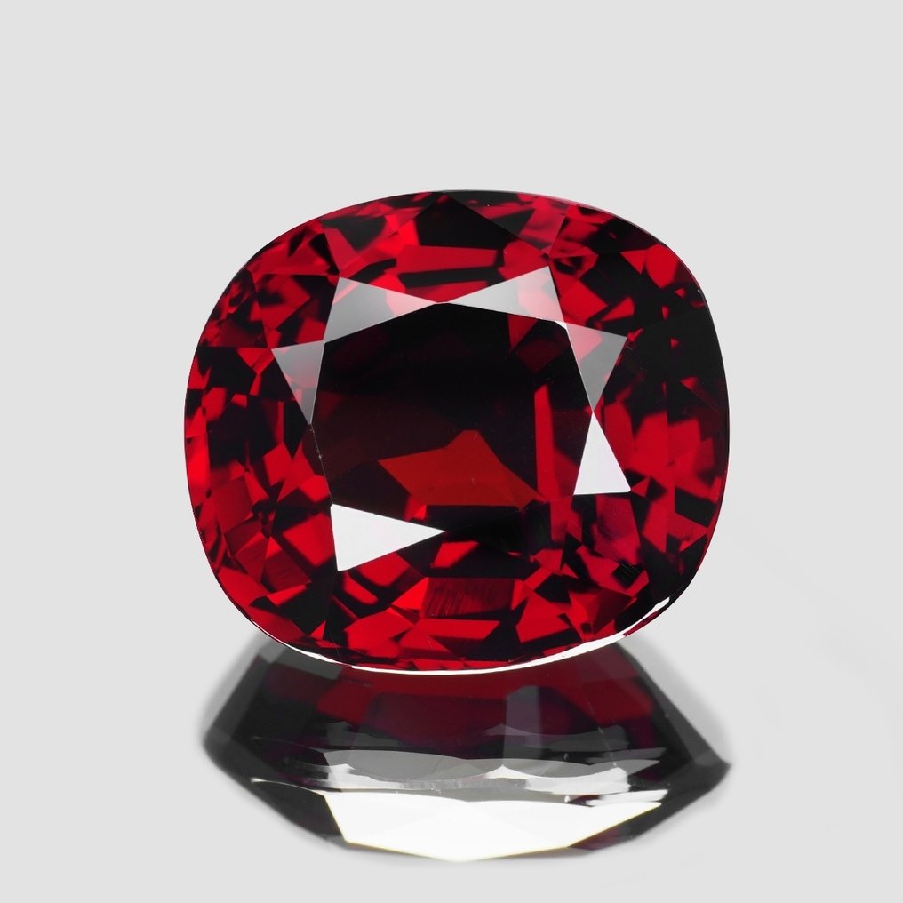 Red Spinel - 4.77 ct - Lotus Gemology #1.0