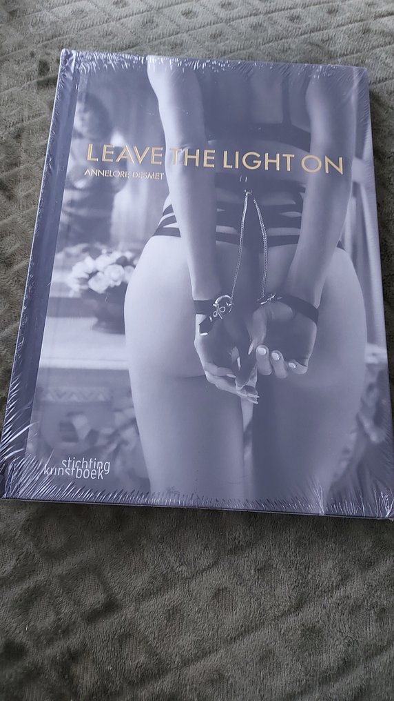 Annelore Desmet - Leave the light on - 2023 #2.1