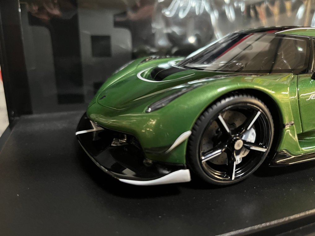 GT Spirit 1:18 - Model car - Koenigsegg jesko plus #1.0