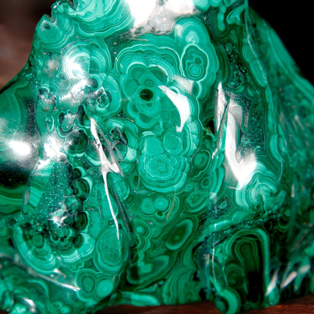 Rzeźba z malachitu Naturalna rzeźba z malachitu – wielbłąd - Wysokość: 180 mm - Szerokość: 130 mm- 2360 g #4.3