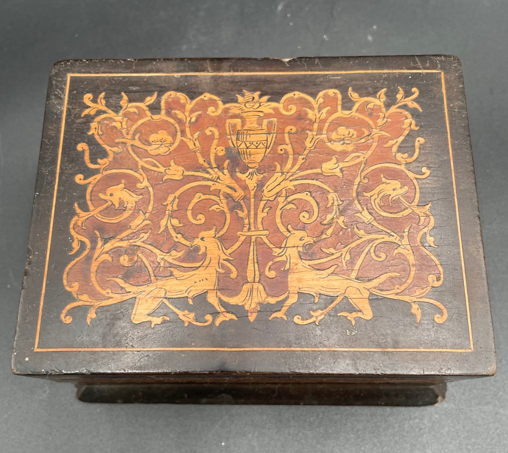 Case - Cigarette case with griffins and marquetry - Wood #3.2