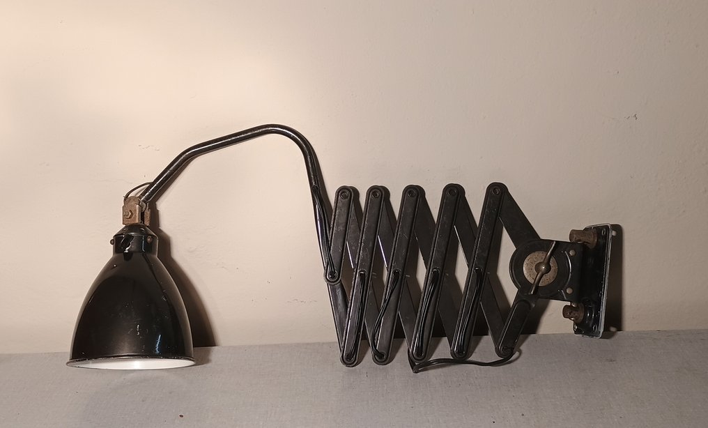 AGI - 燈 - 金屬 - 工业用折叠灯 #1.0