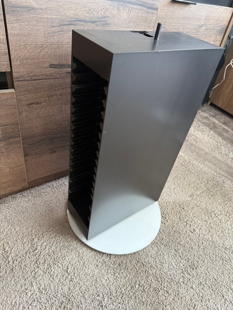 Bang & Olufsen - CD Cabinet - Glossy black. CD player #1.0