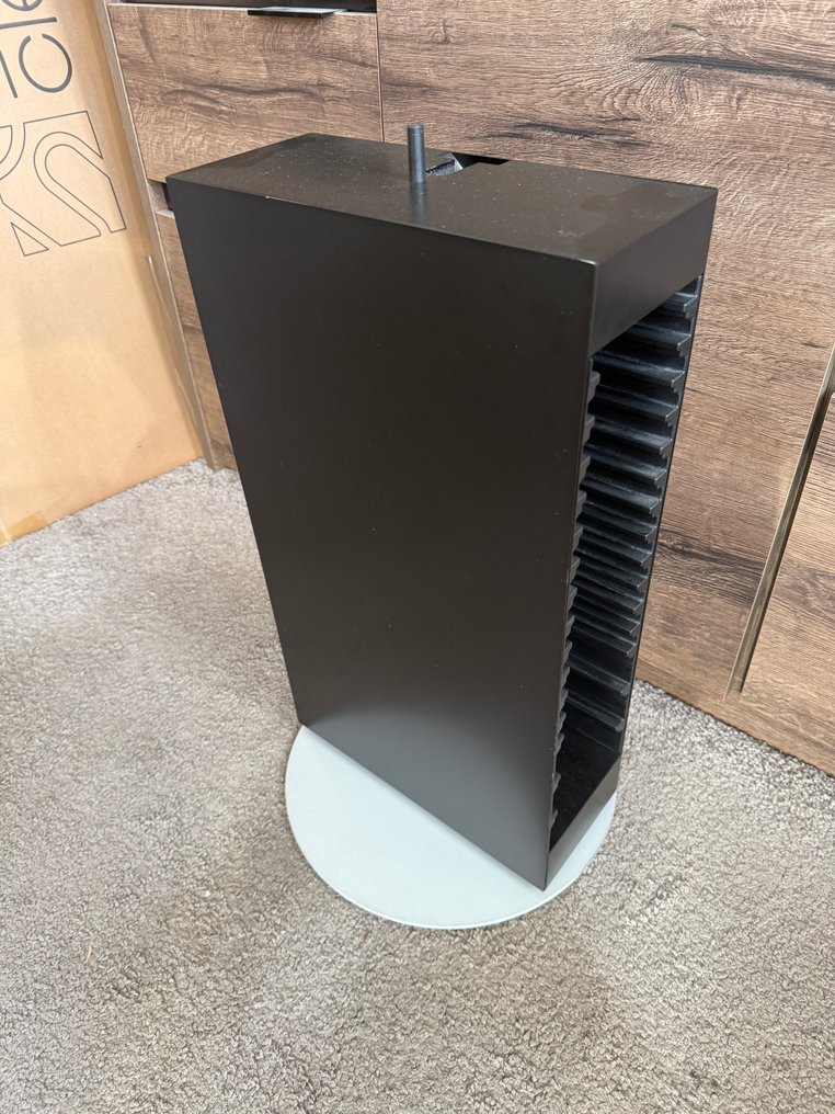 Bang & Olufsen - CD Cabinet - Glossy black. CD player #2.1