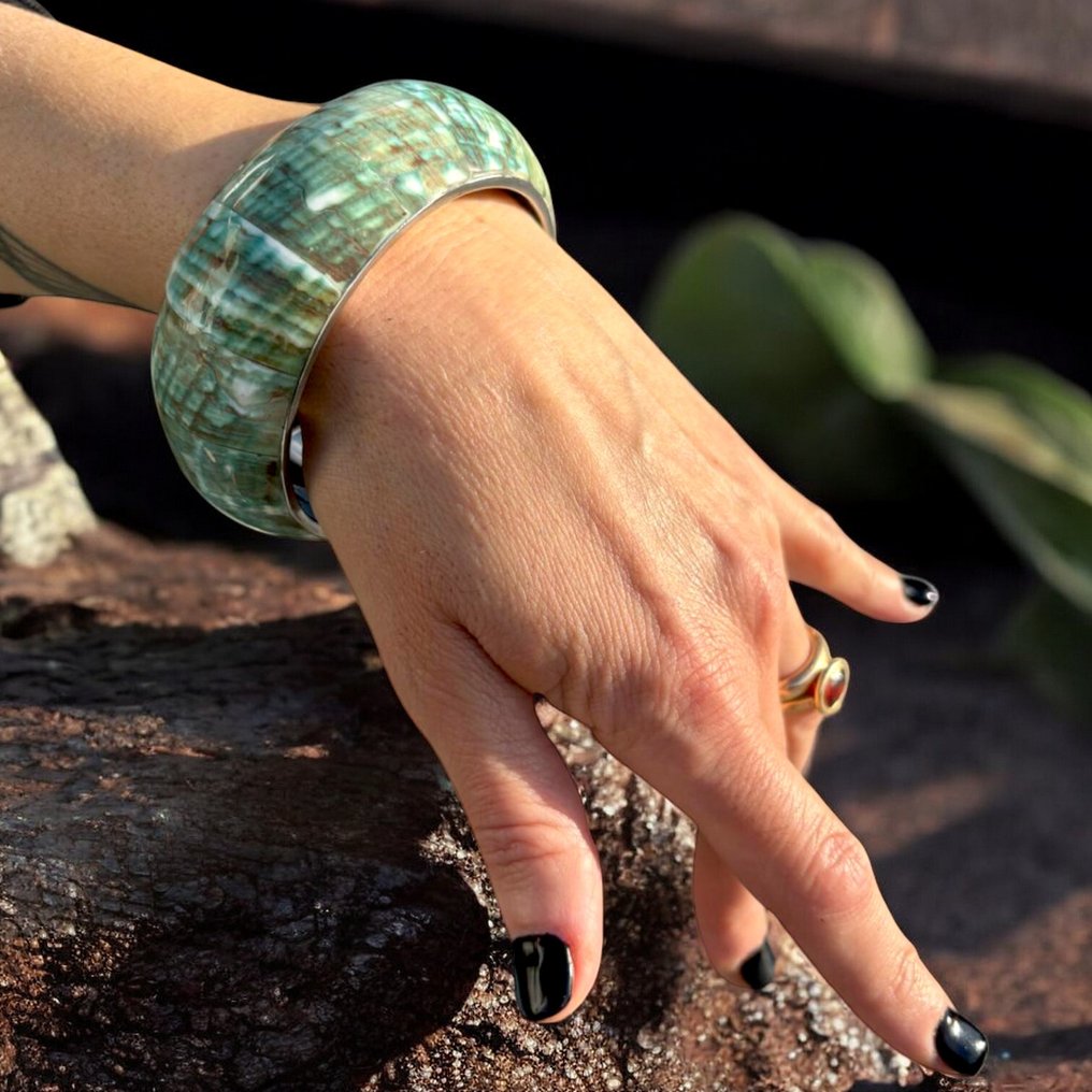 No - Reserve Steel bracelet with a Turbo Marmoratus shell mosaic - Height: 89 mm - Width: 89 mm- 70 g #1.0