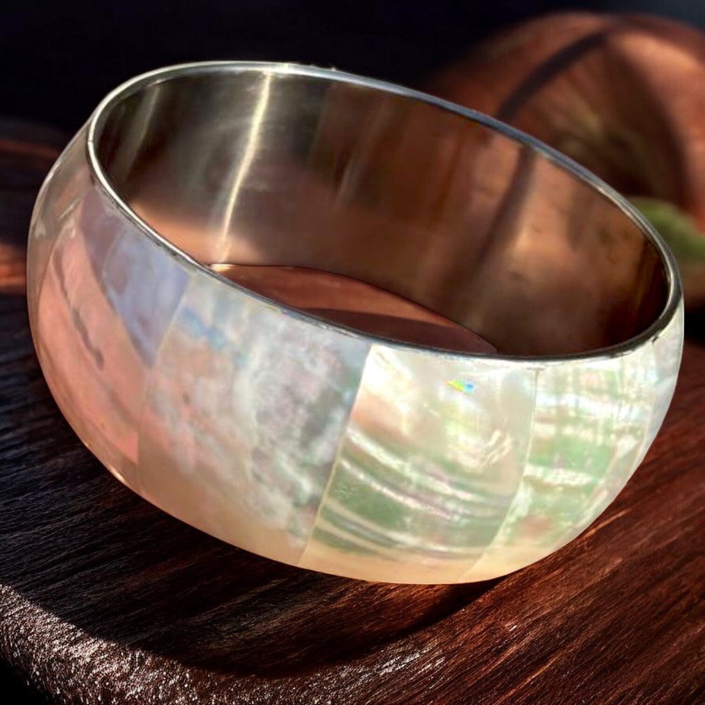 不锈钢手链,配以Turbo Marmoratus珍珠母马赛克。 一件热爱自然之美的人的珍贵珠宝。 - 高度: 81 mm - 闊度: 81 mm- 40 g #4.3