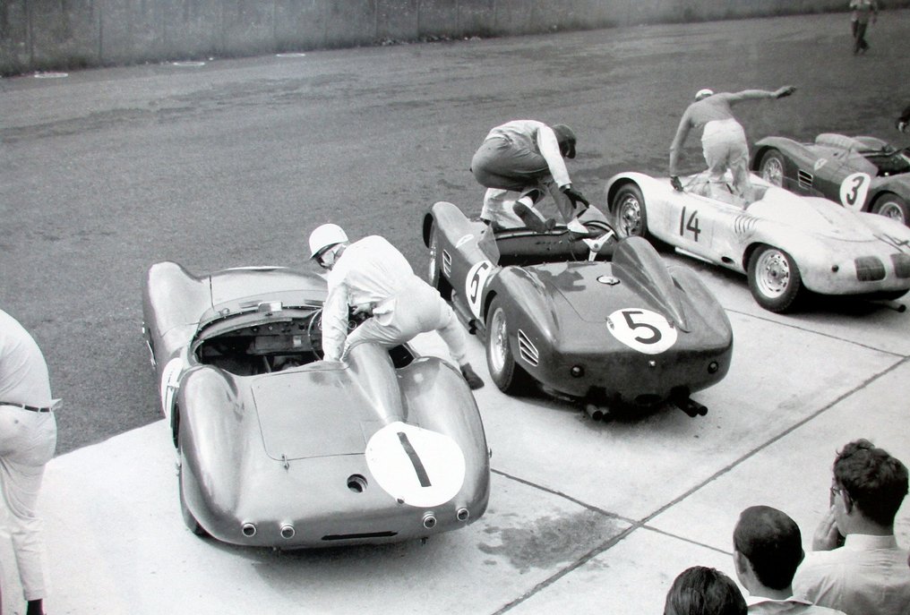 Aston Martin DBR1 #1 S.Moss/Ferrari 250 #5 D.Gurney/Porsche 718 RSK #18 E.Barth - Start 1000 Km Nürburgring 1959 - Different #1.0