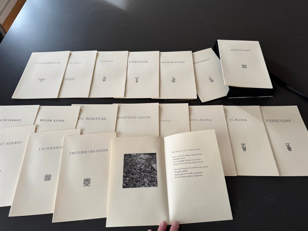 J. Slauerhoff, J.C. Bloem, S. Vestdijk, Jan Hanlo e.a. - Het nameloze... Twintig gedichten over de dood. - 1985 #1.0