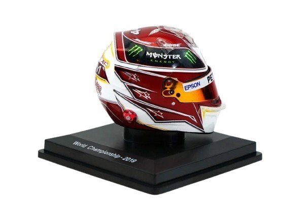 Spark 1:5 - Modelbil - Rare! Lewis Hamilton 2019 World Champion USA GP Helmet 1/5 - Mercedes F1 - 7 x verdensmester i F1 #1.0
