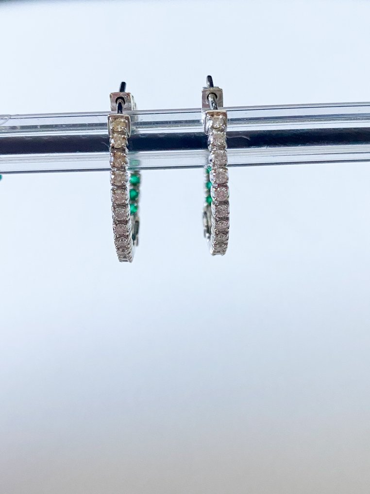 Creoler - 18 kt Vittguld -  0.50ct. tw. Diamant (Natural)  - Smaragd #1.0