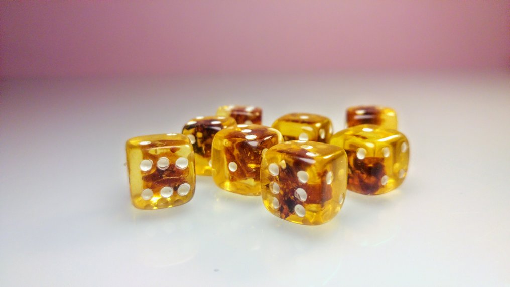 handgefertigt - Bernstein - 8 Playing Dices - 1.3 cm - 1.3 cm (Ohne mindestpreis) #4.3