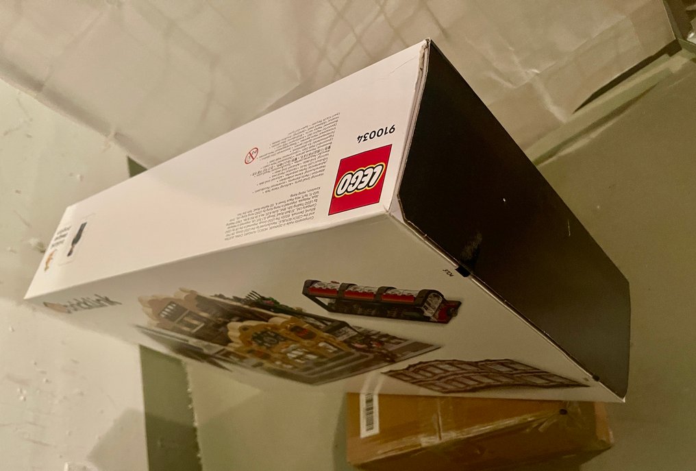 Lego Set - Architecture - LEGO Brick Cross Train Station #3.2