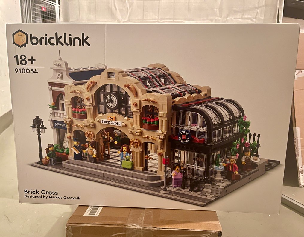 Lego Set - Architecture - LEGO Brick Cross Train Station #1.0