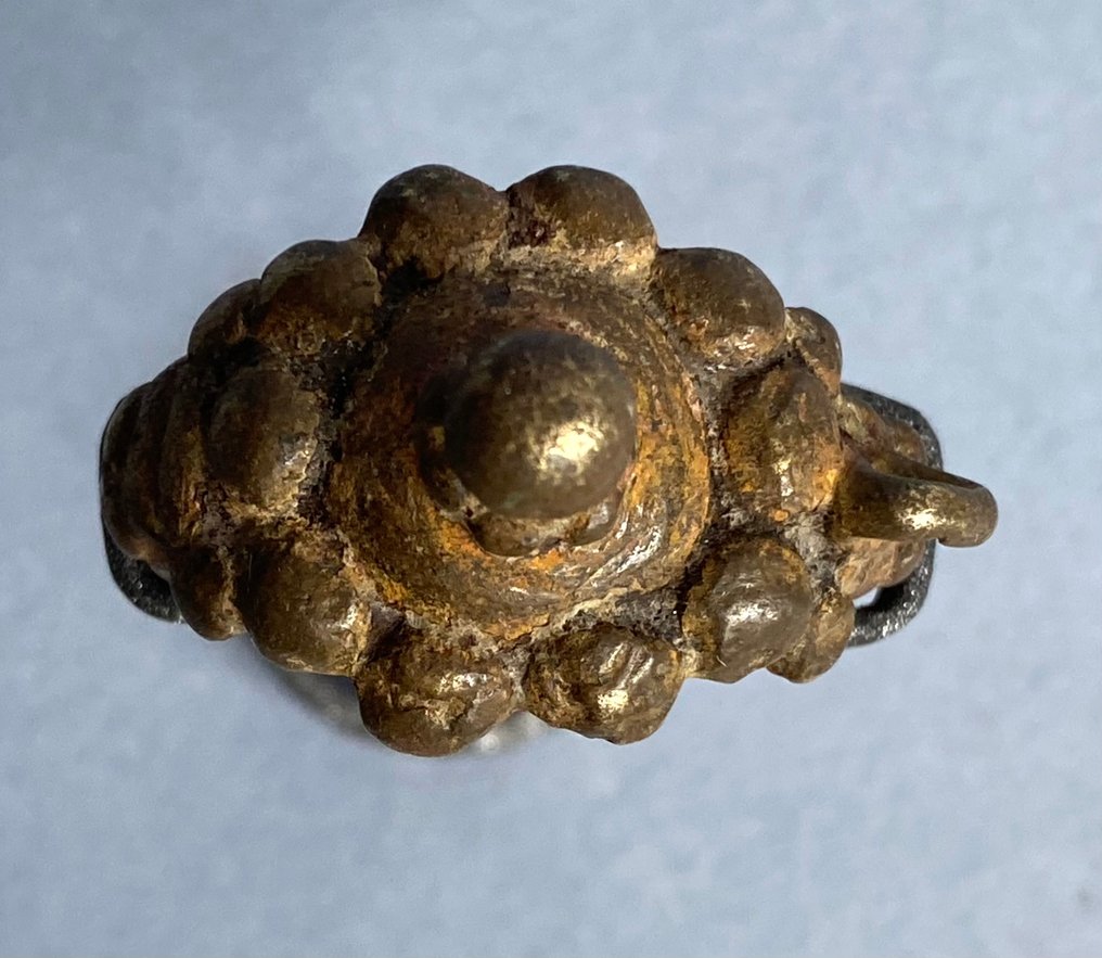 Interesting collection of three ancient bronze rings with protective and talismanic qualities. - Amulet ring - Collection of three rings #2.1