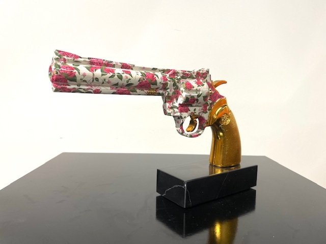 Van Apple - Art Against War - Guns & Roses #3.2