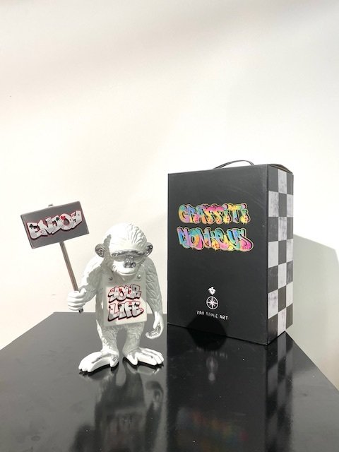 Van Apple - Graffiti Monkey - Enjoy Your Life #1.0