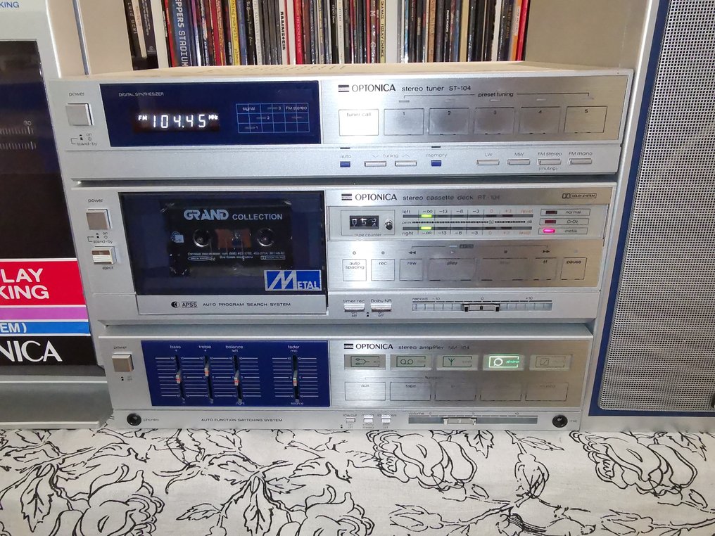 Sharp Optonica Stereoanlage - ST-104H, SM-104H, RT-104H, RP-104H, and 2x CP-104H Turntable #2.1