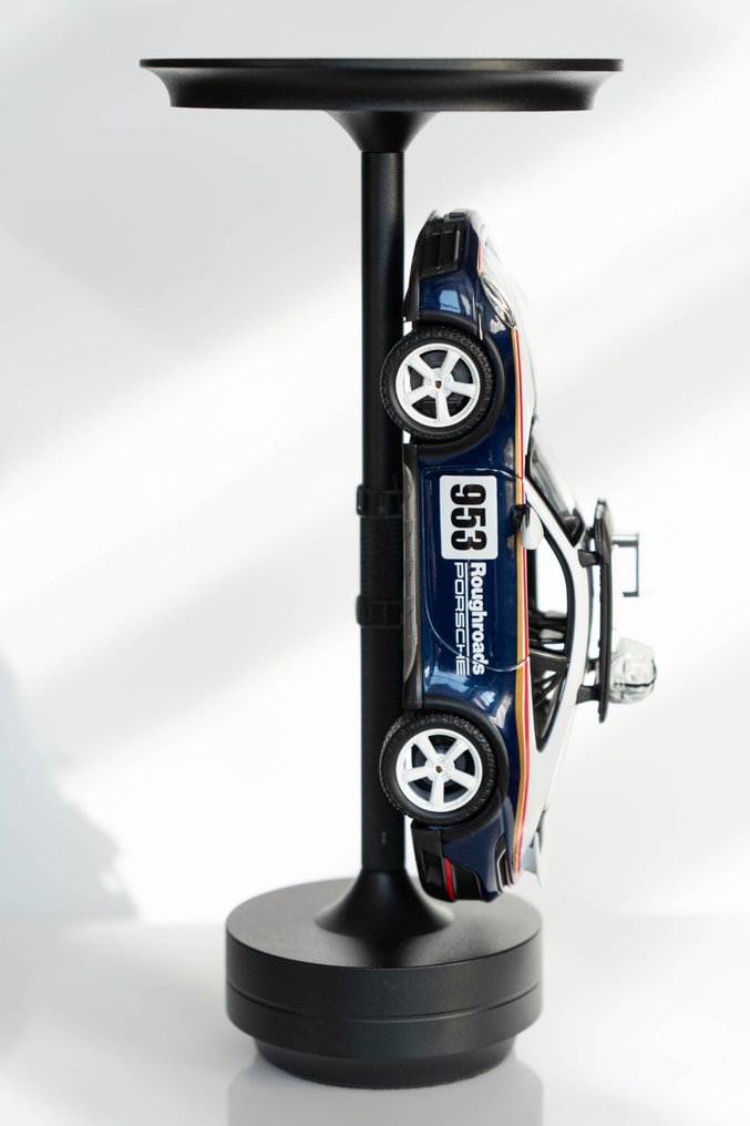 Car lamp - Porsche - Porsche Dakar Rally Lamp – Wireless LED Table Light, 1:24 Scale Model, Floating Car, Unique - 2025 #1.0
