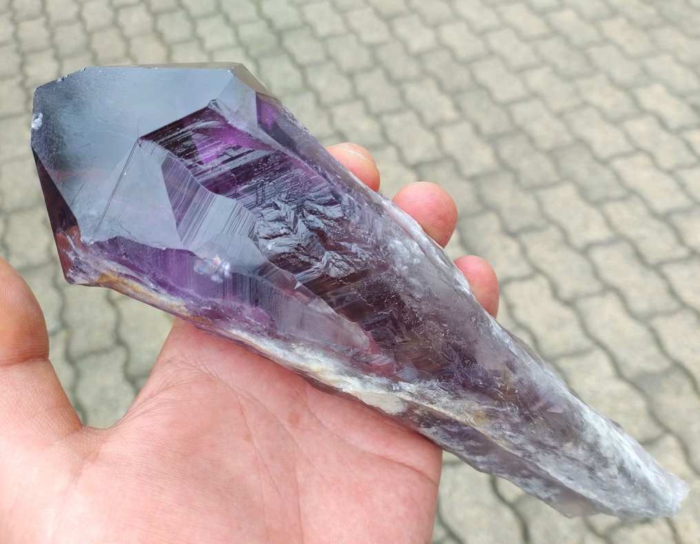 Amethyst Crystal point - Height: 21 cm - Width: 6 cm- 760 g - (1) #2.1
