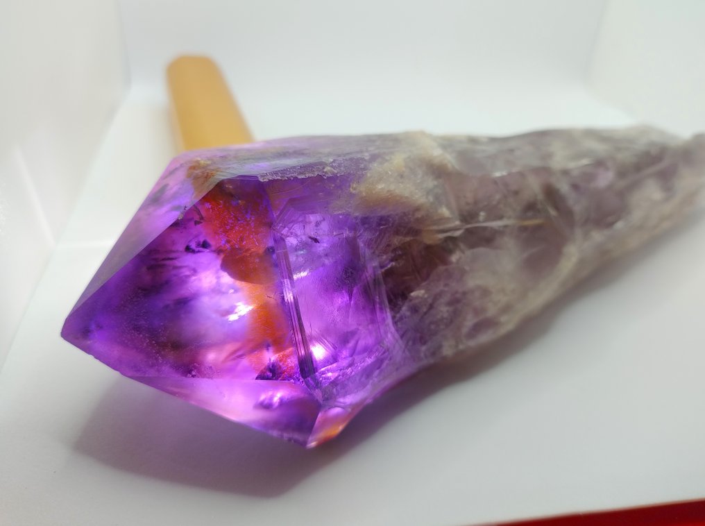 Amethyst Crystal point - Height: 21 cm - Width: 6 cm- 760 g - (1) #1.0