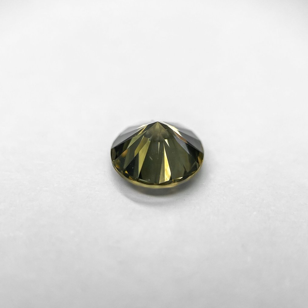 1 pcs Diamant  (Natürlich farbig)  - 1.64 ct - Rund - Fancy dark Grünlich Braun - Im Laborbericht nicht angegeben - Gemological Institute of America (GIA) #3.2