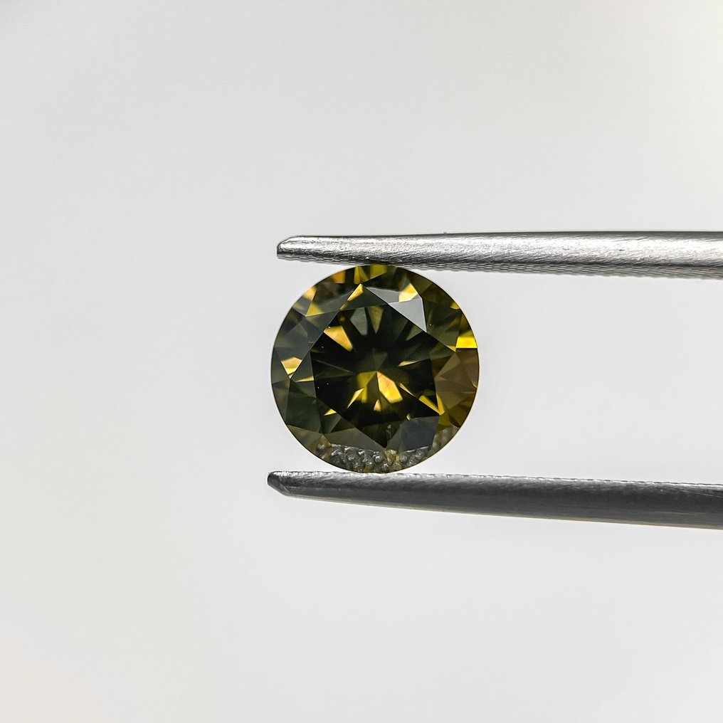 1 pcs Diamant  (Natürlich farbig)  - 1.64 ct - Rund - Fancy dark Grünlich Braun - Im Laborbericht nicht angegeben - Gemological Institute of America (GIA) #1.0