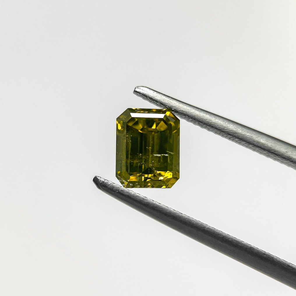 1 pcs 钻石  (天然色彩的)  - 0.86 ct - 祖母绿 - Fancy dark 棕色, 稍帶綠色的 黄色 - I1 内含一级 - 美国宝石研究院（GIA） #1.0