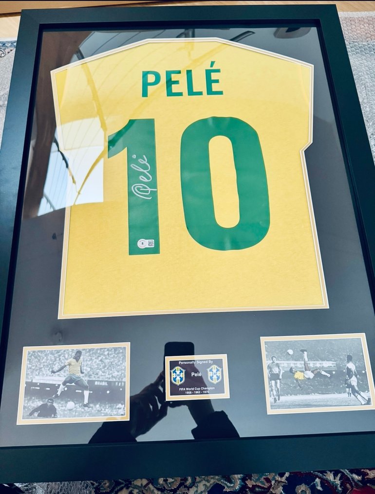 Pelé signed Brasil Jersey - 世界盃足球賽 - 豪华框架球衣 / Beckett  #2.1