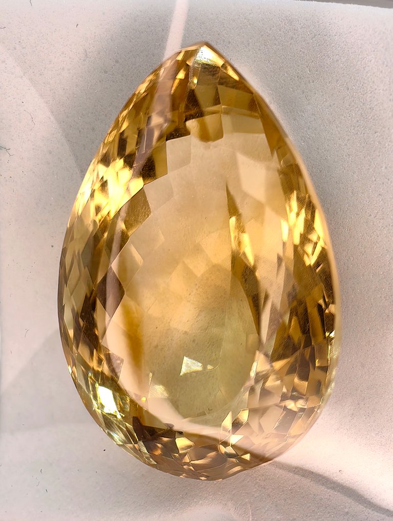 Cytryn  - 45.76 ct - Instituto Gemólogico Español (IGE) #1.0