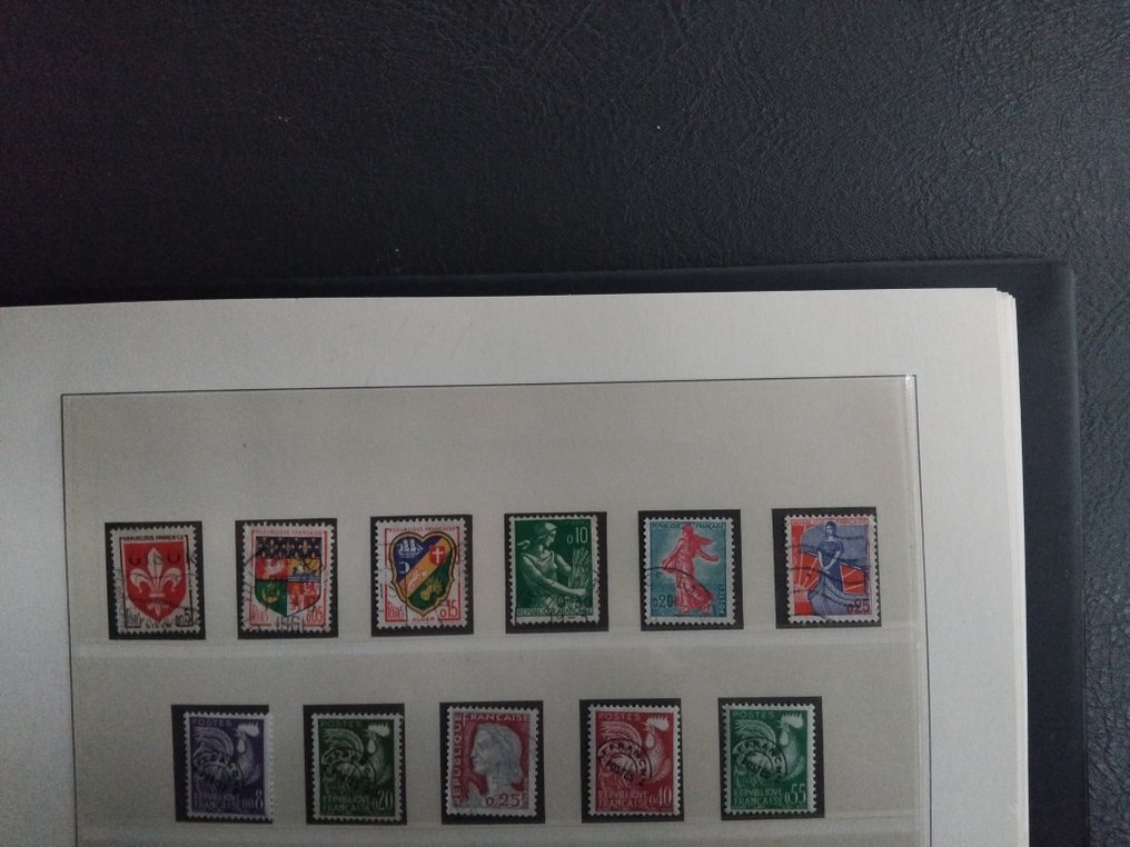 Γαλλία 1960/1975 - Συλλογή με γραμματόσημα N/O + FDC (Αεποσταλμένα, Υπηρεσία Tp, Τέλη & Πρέο) σε άλμπουμ Lindner. - // Cote Y&T & Accessoire en très bon état. #2.1