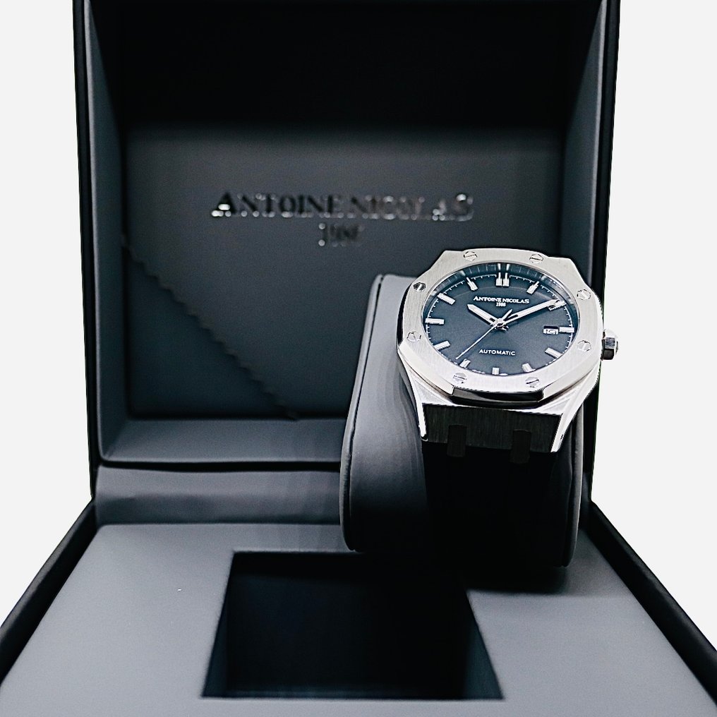 Antoine Nicolas 1986 - Cannes - No reserve price - Unisex - 2020+ #1.0