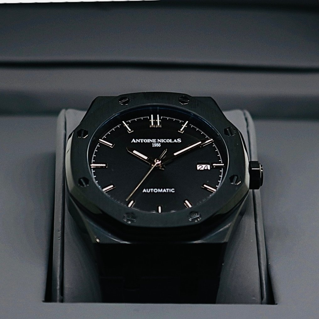 Antoine Nicolas 1986 - Cannes - Ingen reservasjonspris - Unisex - 2020+ #1.0