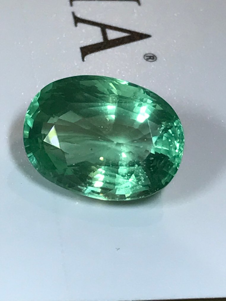 1 pcs Grøn Smaragd - 10.27 ct - Gemological Institute of America (GIA) #1.0