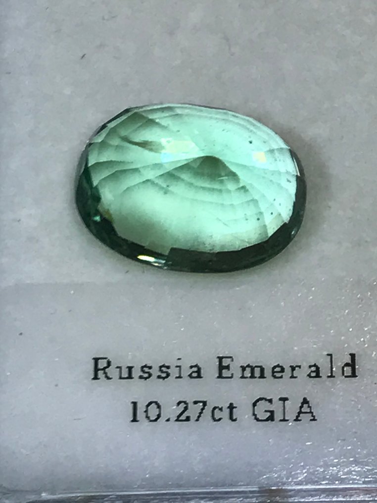 1 pcs Grøn Smaragd - 10.27 ct - Gemological Institute of America (GIA) #3.2