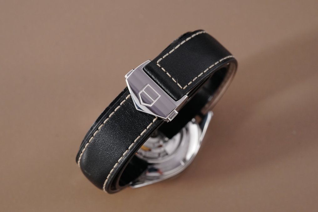 TAG Heuer - Carrera Calibre 5 - WV211B-1 - Men - 2010-2020  #3.2
