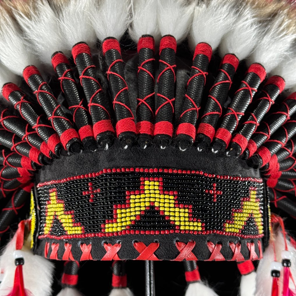 Zierornament - NO RESERVE PRICE - Stunning Remake Indian Headdress on a custom stand - #4 - Indonesien #3.2