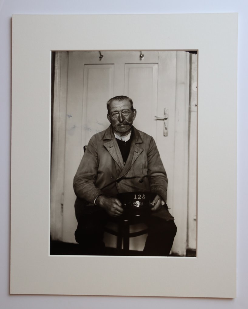August Sander (1876–1964) - Porter - c. 1929 #3.2