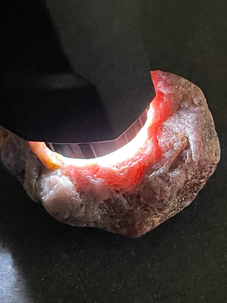 Ruby Rough. 347,5 Cts. Huge Mozambique Blood Ruby Crystal. %100 Natural - Height: 50 mm - Width: 36 mm- 69.5 g #3.2