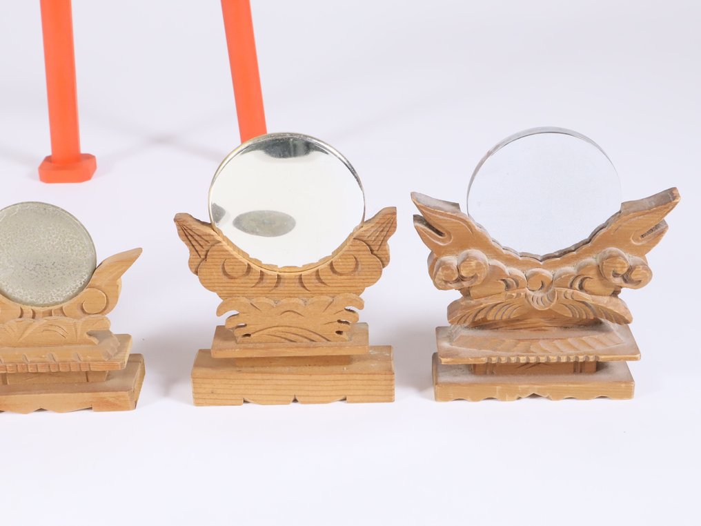 佛教物品 - 神道家用神龛套装——包括神镜(御神鏡)和鸟居(鳥居)共8件 - 昭和时期 #3.2