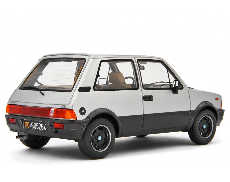 Laudoracing 1:18 - Modelsedan - Innocenti Mini DeTomaso Turbo 1983 Grigio met. - LM174B #2.1