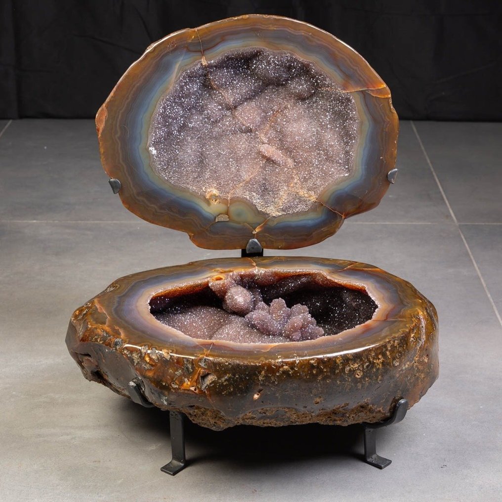 Beautiful and exclusive large agate geode Exclusive Geode Agate "Treasure Box" - Height: 63 cm - Width: 58 cm- 67.6 kg #3.2