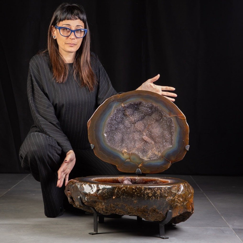 Beautiful and exclusive large agate geode Exclusive Geode Agate "Treasure Box" - Height: 63 cm - Width: 58 cm- 67.6 kg #1.0