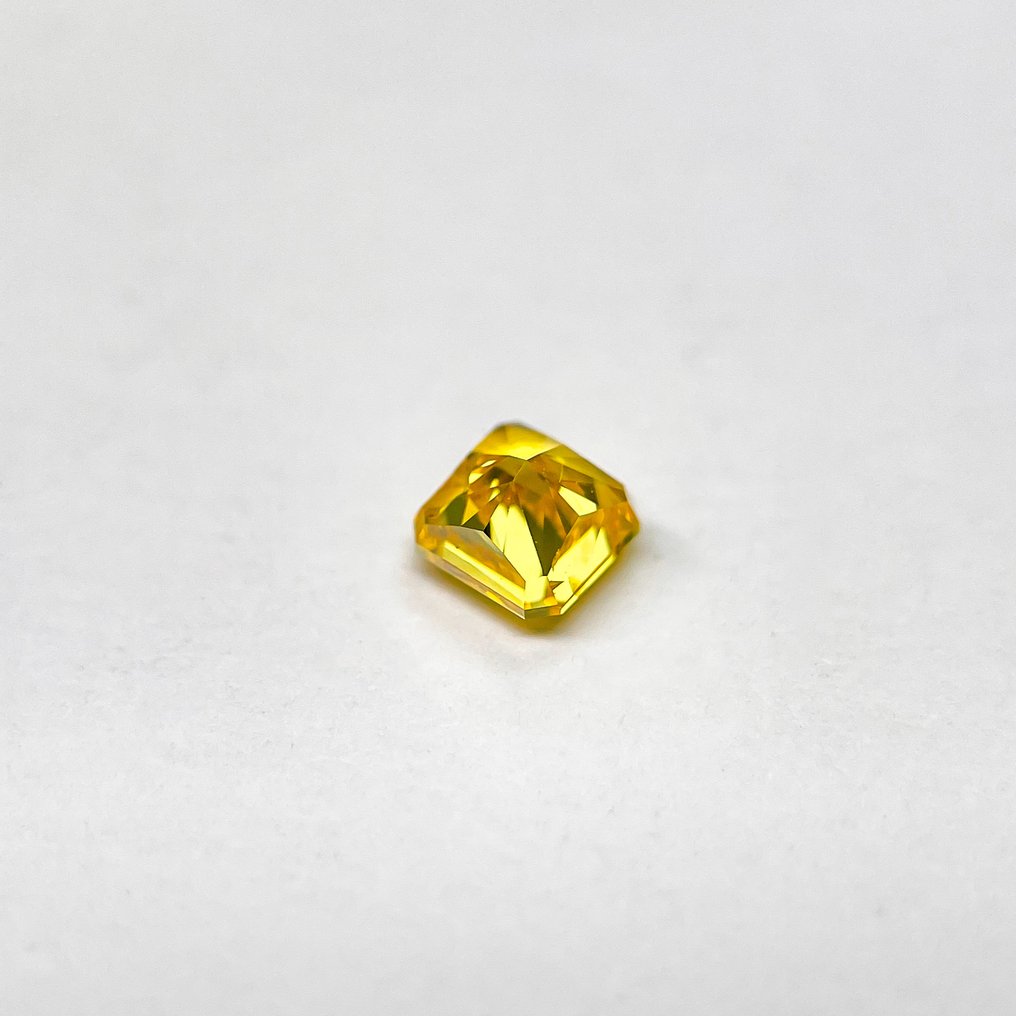 1 pcs 钻石 (天然色彩的) - 0.50 ct - 雷地恩型 - Fancy vivid 橙色 黄色 - SI2 微内含二级 - 美国宝石研究院(GIA) #4.3