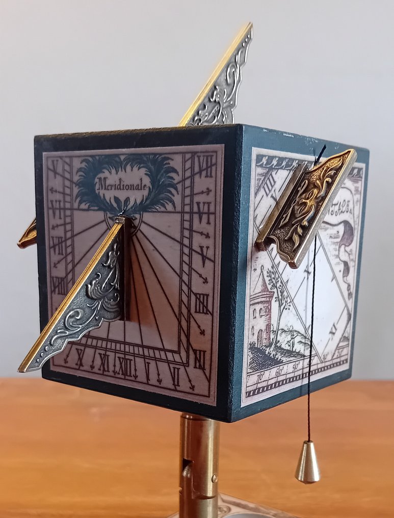 France - Quadrante solare multifacce per l'esterno o l'interno. - Legno, Carta, Vetro, Metallo - Francia - 1990-2000 - Quadrante solare multifaccia #3.2