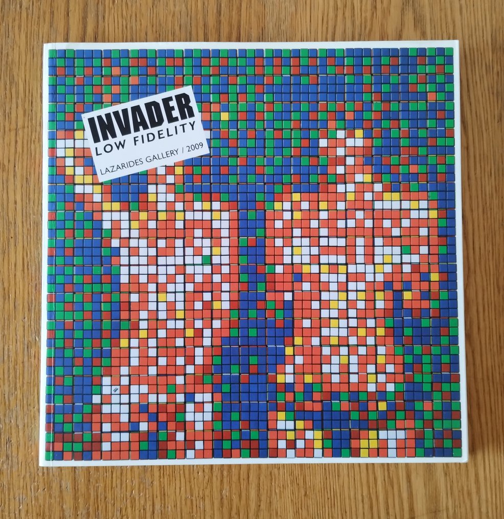 Invader (1969) - Invader : Low Fidelity, Lazardies gallery, 2009 - Couverture souple #1.0