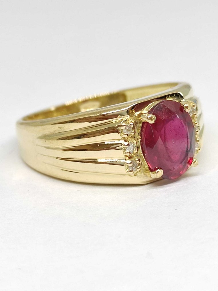 Ring - 18 karat Gull -  2.47ct. tw. Rubin - Diamant #2.1