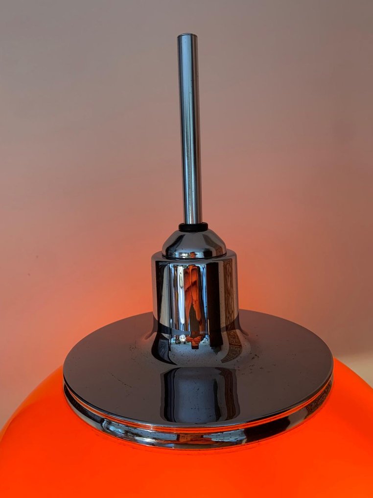 Harvey Guzzini, Luigi Massoni - Lámpara de pie - Vetro Opalino
Metallo
Plexiglass, Acero - Meblo - Mod. Faro #2.1