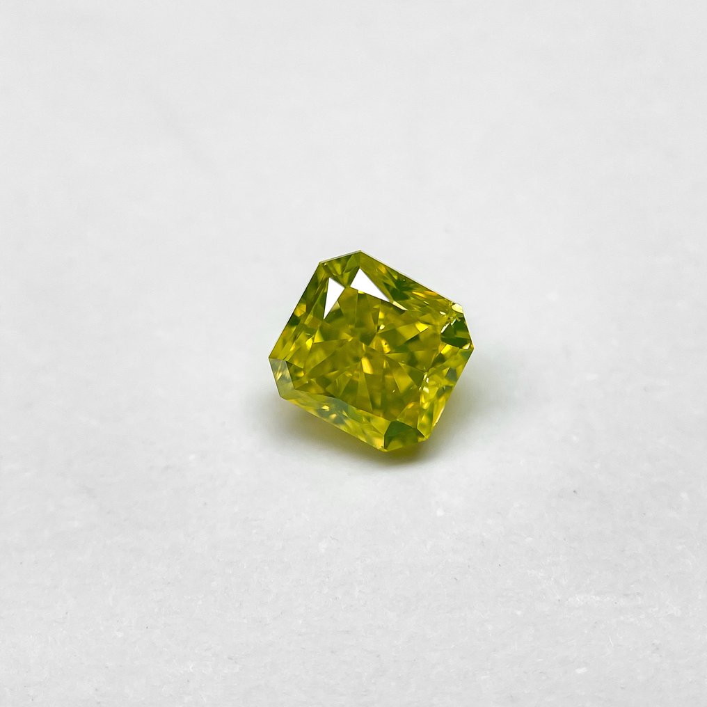 1 pcs Gyémánt (Természetes színű) - 2.01 ct - Radiant - Fancy vivid Zöldes Sárga - SI2 - Amerikai Gemmológiai Intézet (GIA) #1.0
