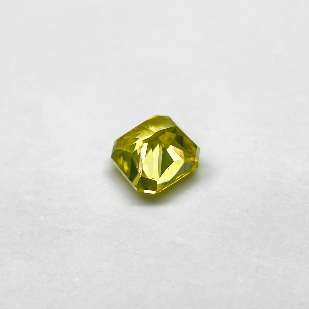 1 pcs Gyémánt (Természetes színű) - 2.01 ct - Radiant - Fancy vivid Zöldes Sárga - SI2 - Amerikai Gemmológiai Intézet (GIA) #3.2
