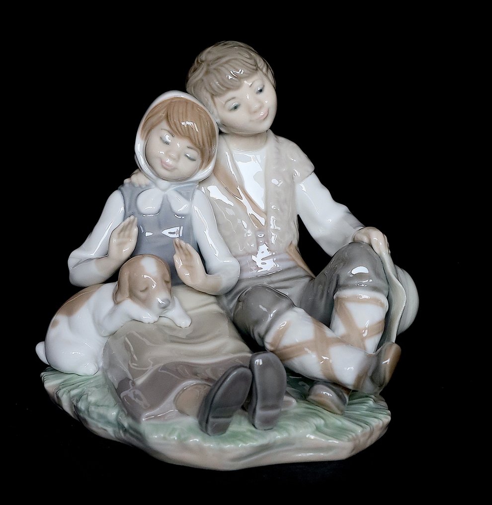Lladró, DG2159 - Szobor, “Due fratelli si riposano" - 15 cm - Porcelán - 1970 #1.0